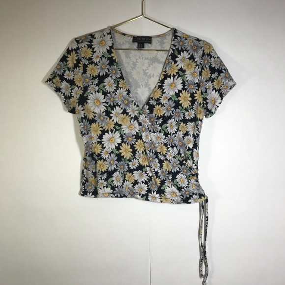 Forever 21 Tops - Forever 21 | Floral Print Crop Top